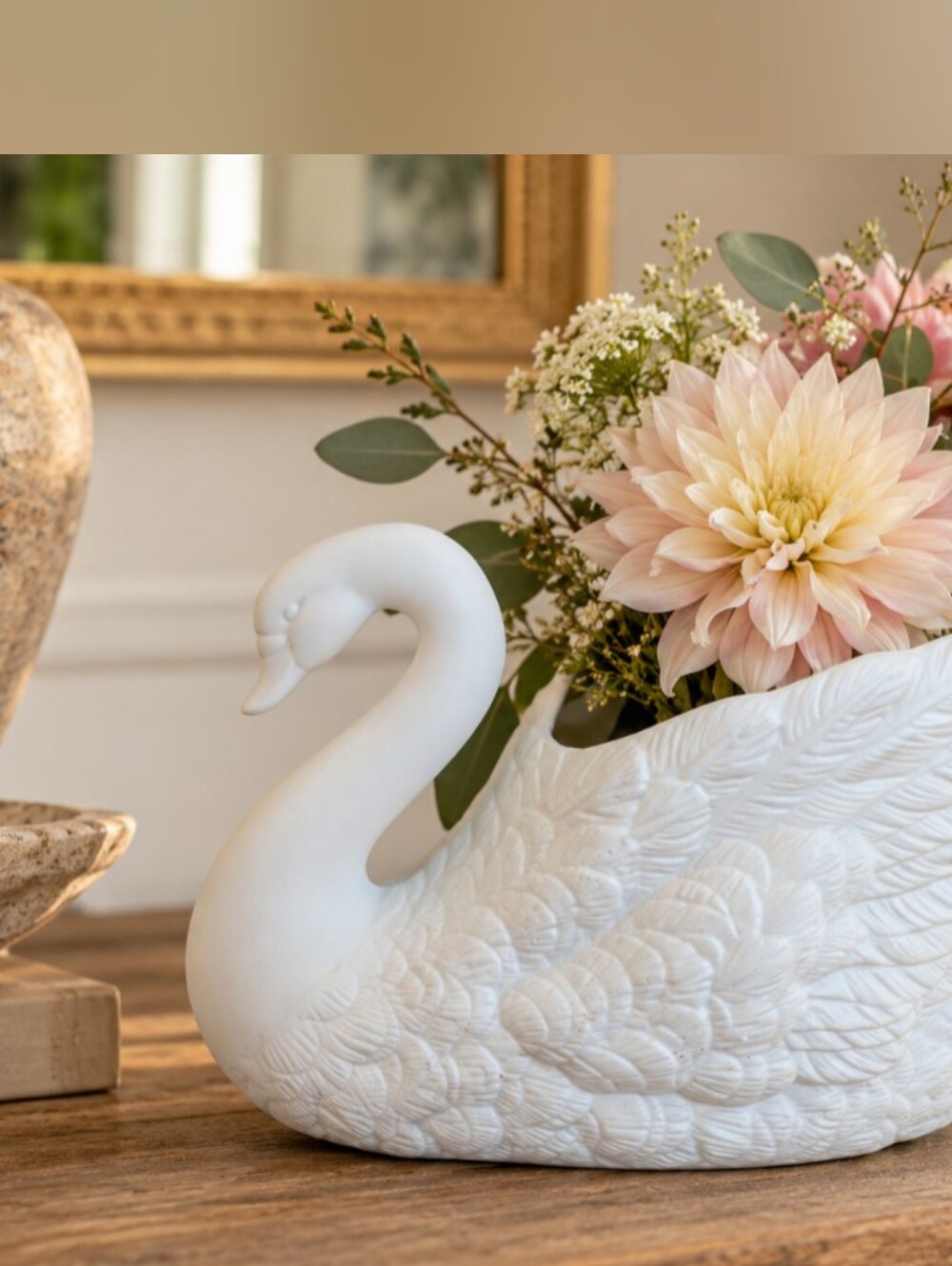 Vintage F.T.D.A. White Swan Ceramic Planter / Vase – Made in Taiwan